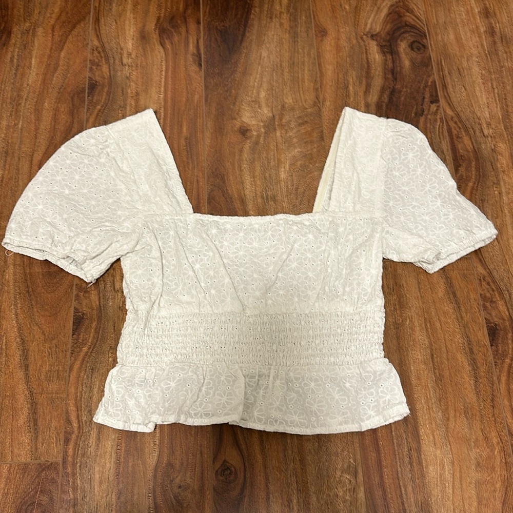 White puffy shoulder top